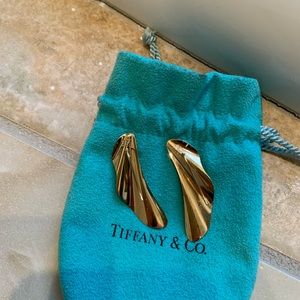 Elsa Peretti earrings from Tiffany’s. These are 18k yellow gold and seldom worn.